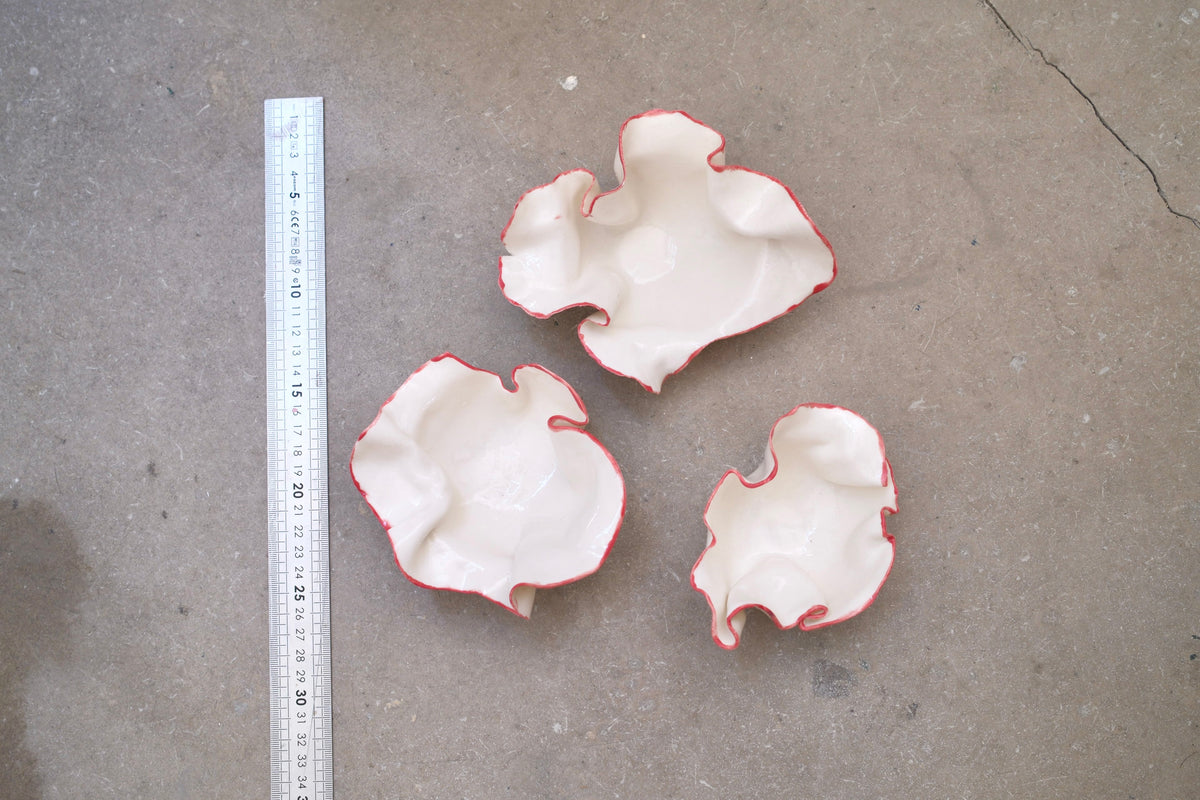 Petite Coupelle Pavlova avec liseré rouge