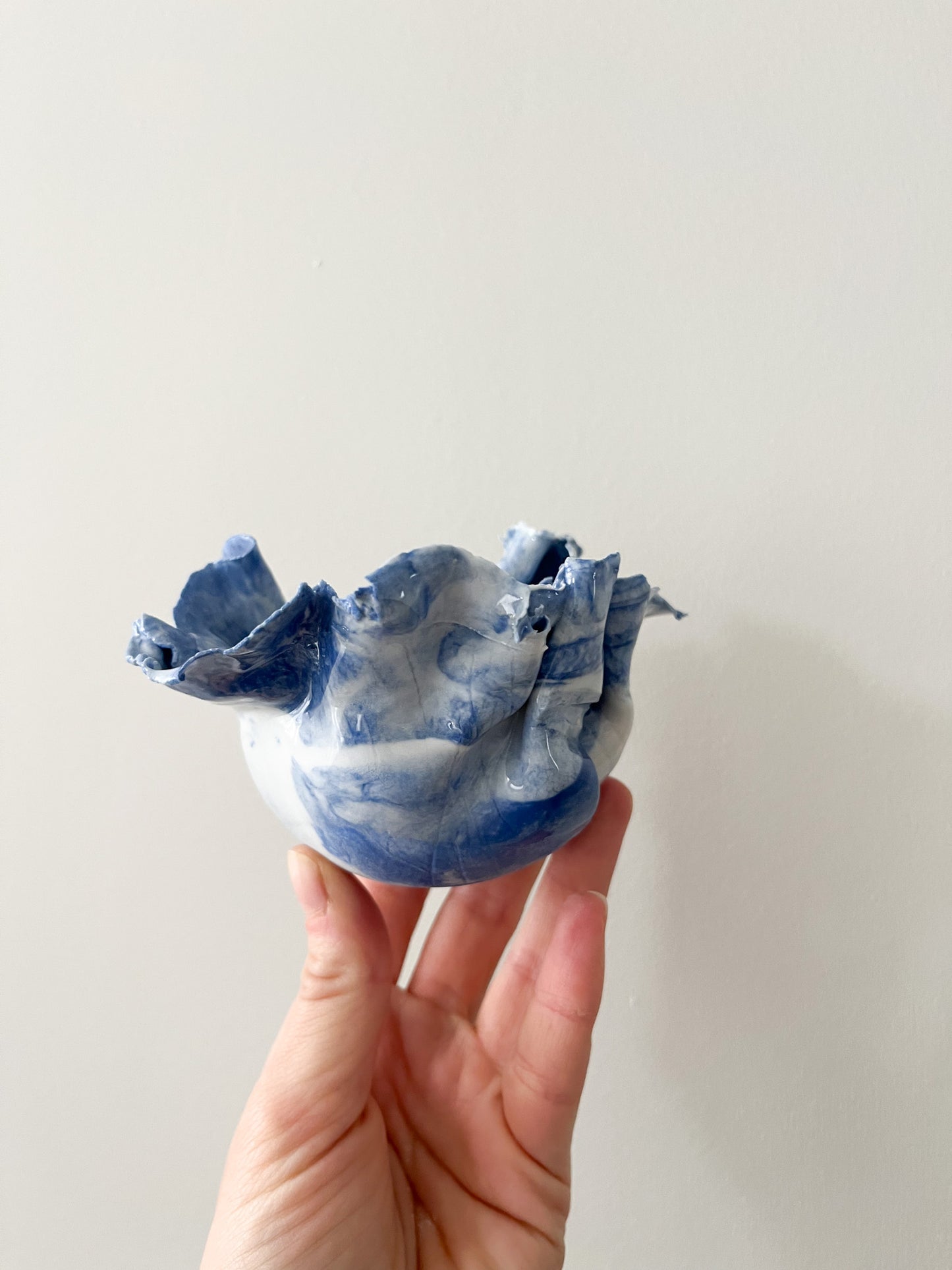 Petite coupelle Pavlova tigrée 💙 🤍