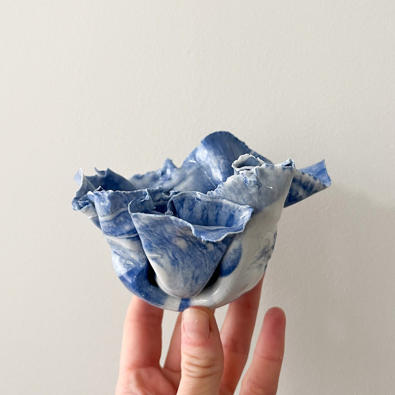Petite coupelle Pavlova tigrée 💙 🤍