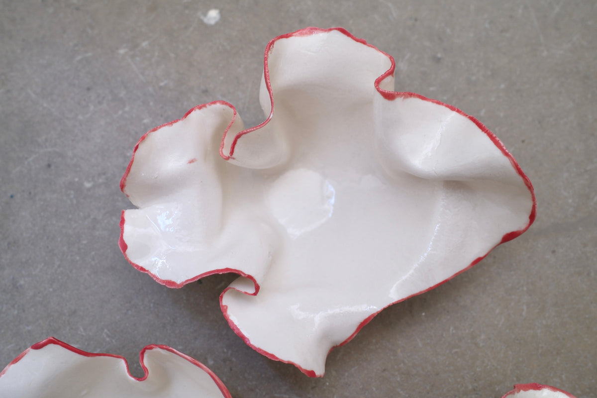 Petite Coupelle Pavlova avec liseré rouge