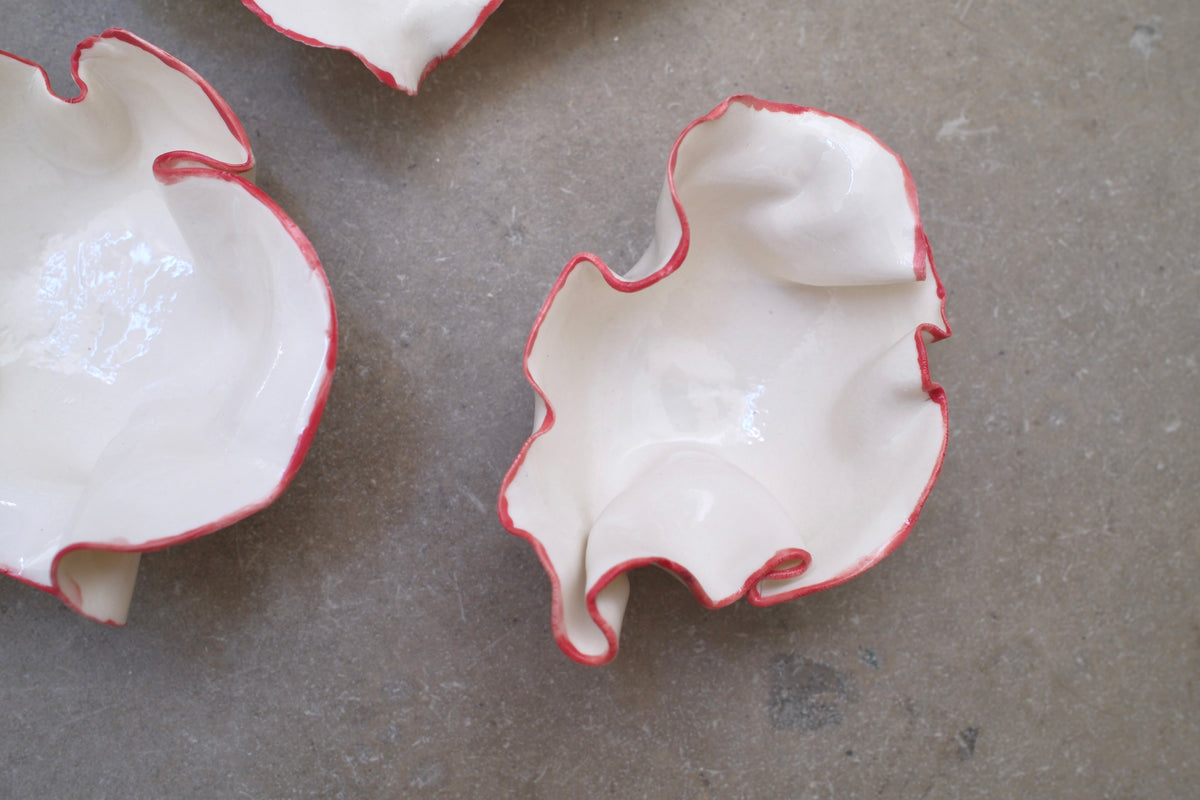 Petite Coupelle Pavlova avec liseré rouge