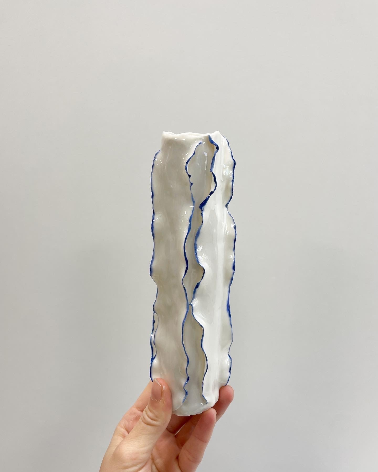 Vase Calioppe liseré bleu