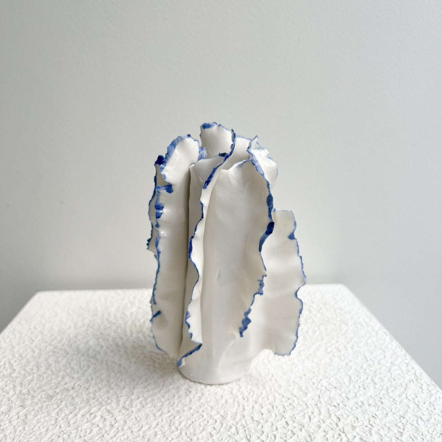 Petit Vase Athéna liseré bleu