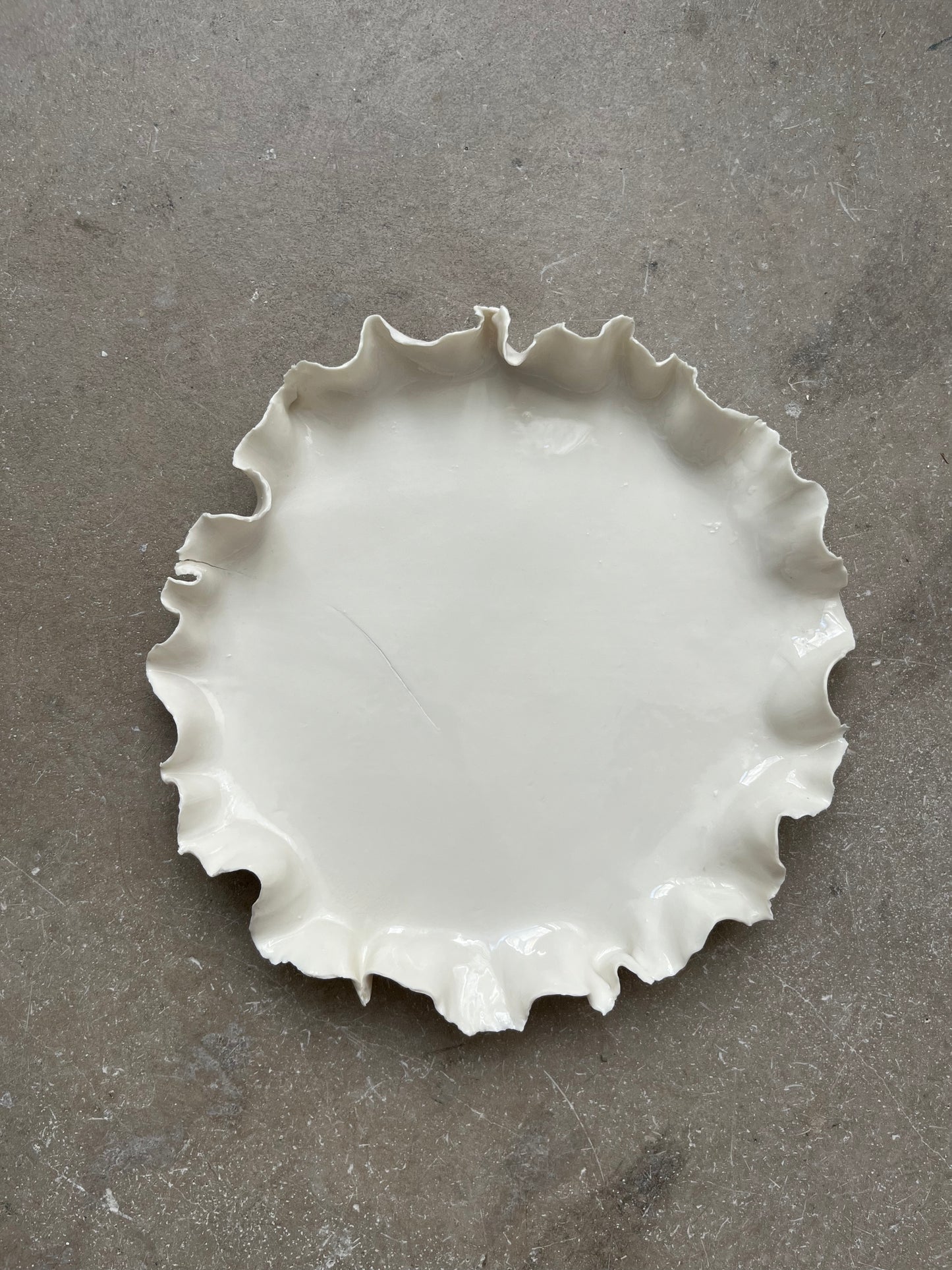 Assiette Pavlova à rebord - Vide atelier